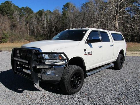 Used 2017 RAM 2500 Laramie w/ Convenience Group image 2