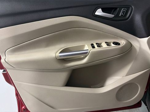 Used 2015 Ford Escape SE w/ Equipment Group 201A image 12