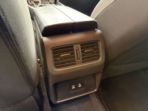 Used 2025 Nissan Rogue SV image 24