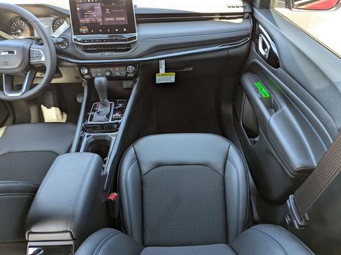 New 2026 Jeep Compass Latitude AWD/4WD image 16