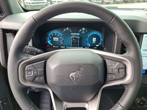 New 2025 Ford Bronco Badlands image 9