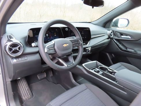 New 2026 Chevrolet Equinox LT FWD image 17