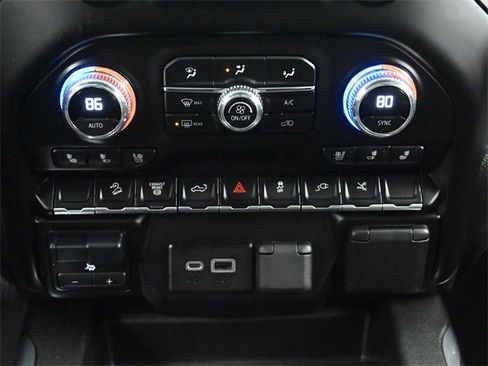 Used 2023 GMC Sierra 3500 AT4 image 32