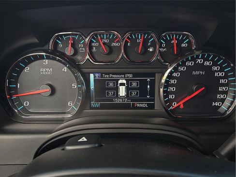 Used 2019 Chevrolet Suburban LT image 18