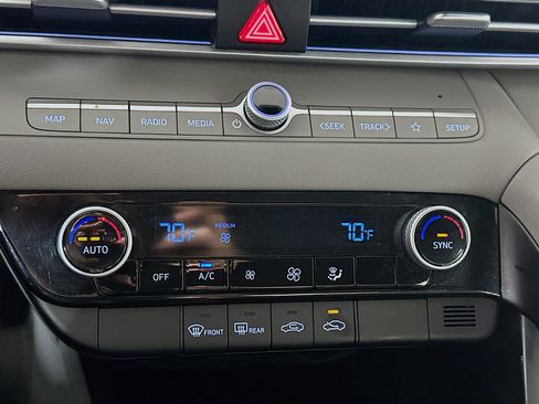 Certified 2024 Hyundai Elantra SEL image 16