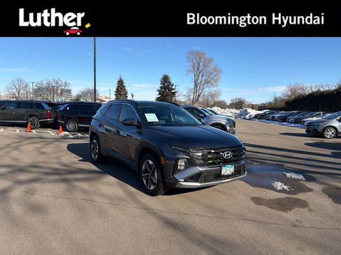 Certified 2025 Hyundai Tucson SEL image 1