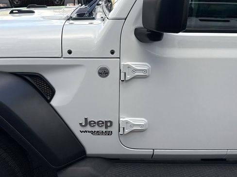 Used 2021 Jeep Wrangler Sport image 35