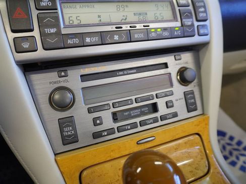 Used 2005 Lexus SC 430 Convertible RWD image 17