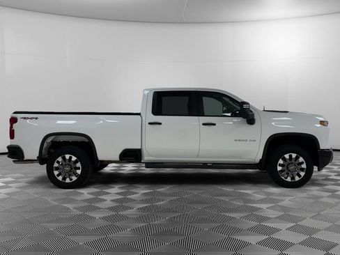 Used 2024 Chevrolet Silverado 2500 Custom w/ Snow Plow Prep/Camper Package AWD/4WD image 6