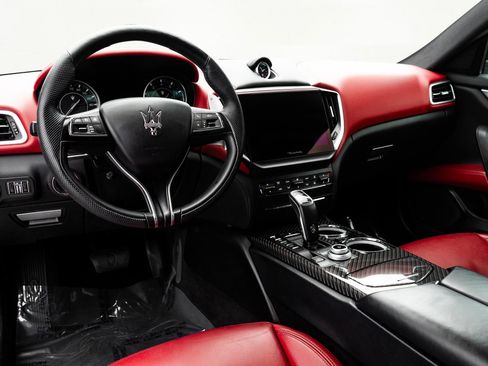 Used 2022 Maserati Ghibli Modena Q4 image 2