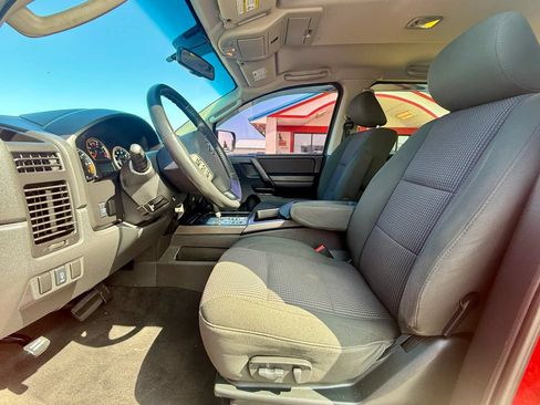 Used 2010 Nissan Titan SE w/ SE Value Truck Pkg AWD/4WD image 9