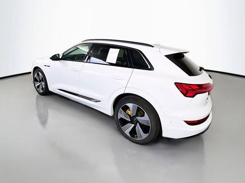 Used 2023 Audi e-tron Premium Plus w/ Premium Plus Package image 5