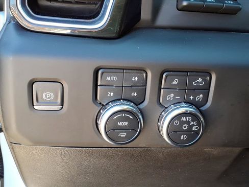 Used 2024 GMC Sierra 2500 Denali w/ Denali Reserve Package image 29