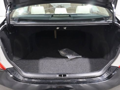 Used 2012 Toyota Camry LE image 19