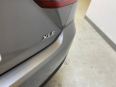 Used 2025 Toyota Camry XLE image 18