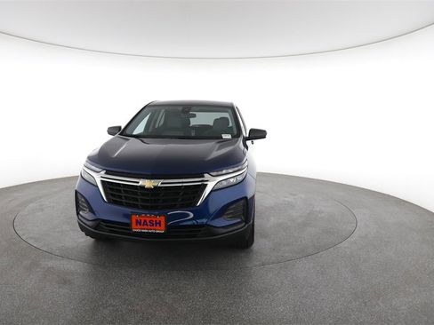 Used 2022 Chevrolet Equinox LS w/ LS Convenience Package image 4