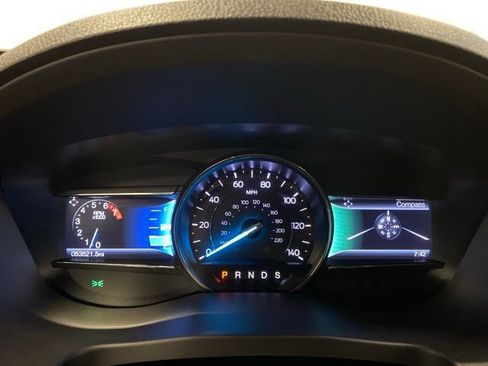 Used 2017 Ford Explorer XLT w/ Equipment Group 202A AWD/4WD image 9