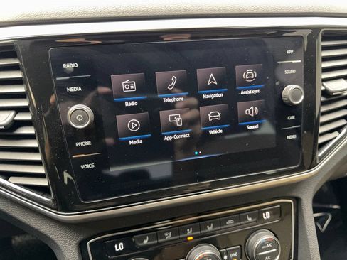 Used 2023 Volkswagen Atlas Cross Sport SE w/ Panoramic Sunroof Package FWD image 61