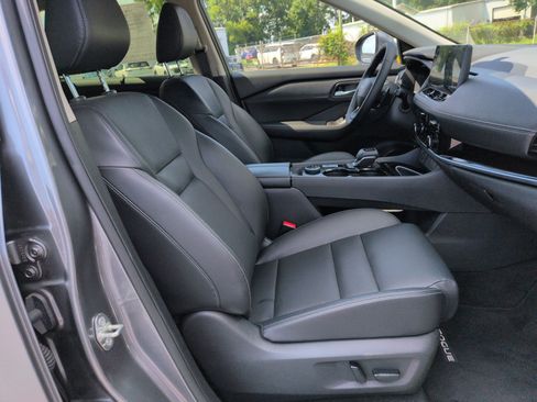 Used 2025 Nissan Rogue SL w/ Tech Package AWD/4WD image 35
