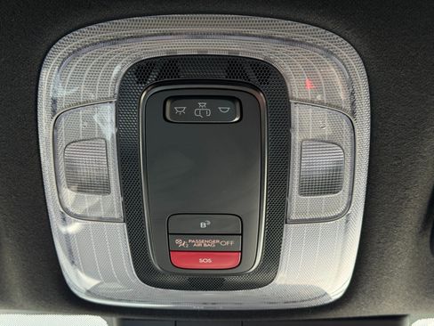 Used 2025 Hyundai Elantra SEL FWD image 30