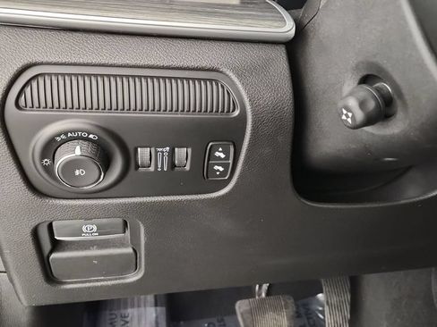 Used 2023 Jeep Wagoneer Series II AWD/4WD image 25