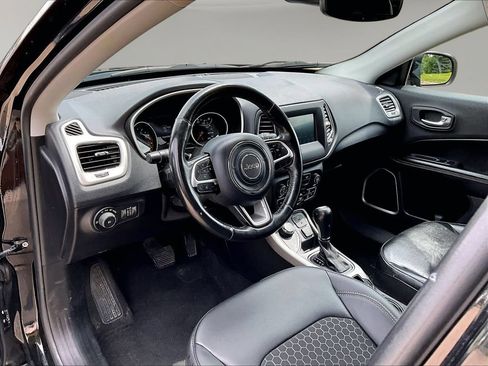 Used 2018 Jeep Compass Latitude w/ Popular Equipment Group AWD/4WD image 22