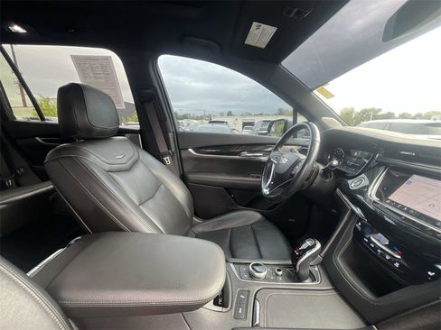 Used 2021 Cadillac XT6 Premium Luxury image 15