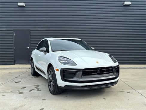 Certified 2025 Porsche Macan Turbo AWD/4WD image 9