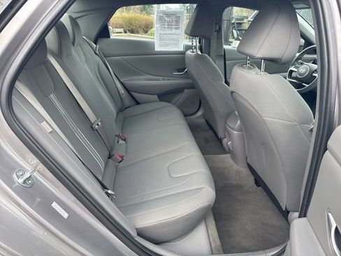 Used 2024 Hyundai Elantra SEL image 13