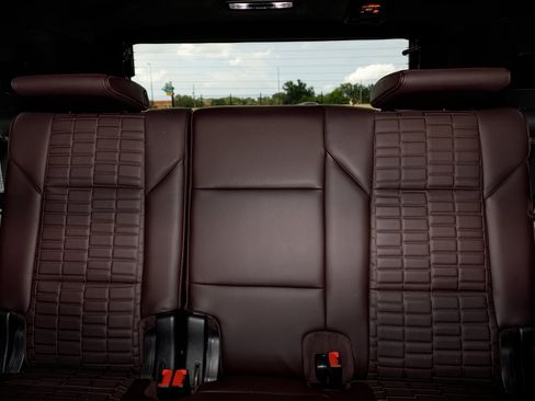 Used 2021 Cadillac Escalade Premium Luxury Platinum RWD image 36