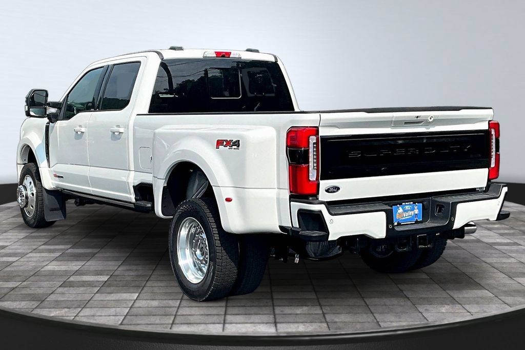 New 2026 Ford F450 Platinum w/ FX4 Off-Road Package AWD/4WD image 3