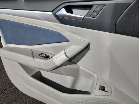 New 2026 Volkswagen Jetta SE image 6