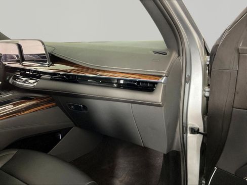 Used 2024 Cadillac Escalade Luxury w/ LPO, Floor Liner Package AWD/4WD image 27
