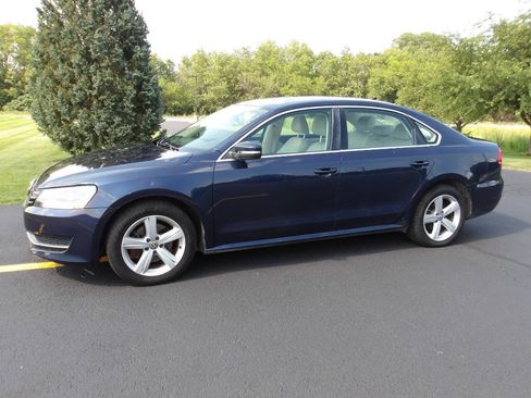 Used 2013 Volkswagen Passat TDI SE FWD image 9