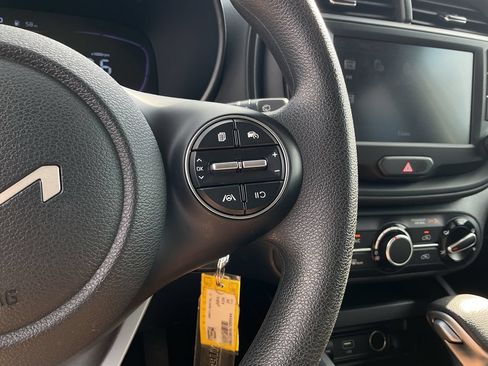 Used 2025 Kia Soul LX w/ LX Technology Package FWD image 27