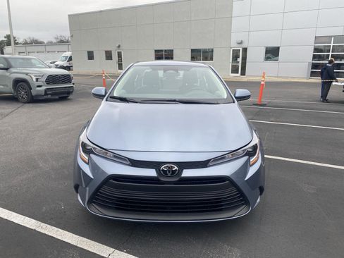 Used 2026 Toyota Corolla LE image 2