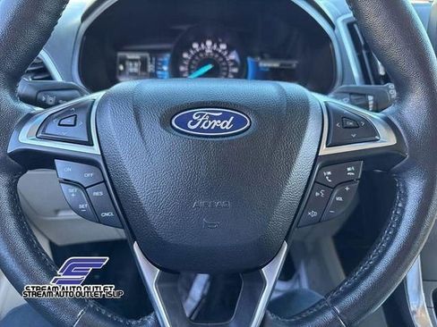 Used 2022 Ford Edge Titanium image 25
