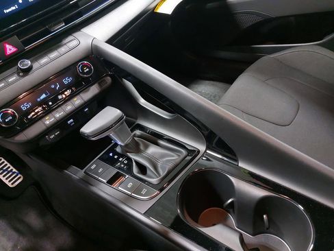 New 2026 Hyundai Elantra Sport FWD image 25