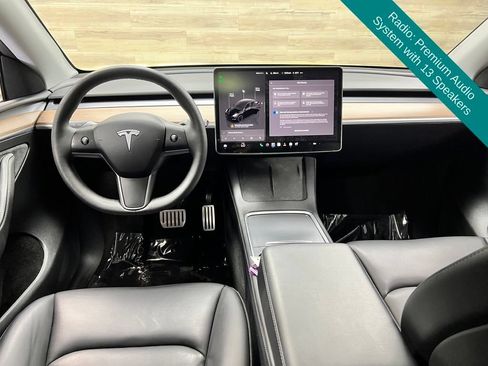 Used 2025 Tesla Model Y Performance AWD/4WD image 2