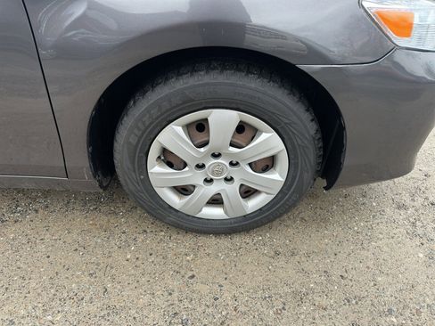 Used 2010 Toyota Camry LE image 15