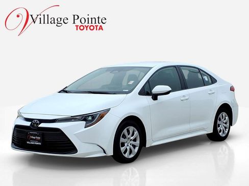 Used 2024 Toyota Corolla LE FWD image 1