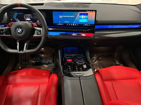 Used 2025 BMW M5 w/ Carbon Package AWD/4WD image 15