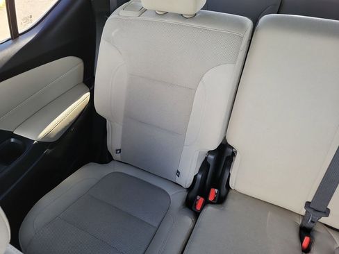 Used 2023 Chevrolet Traverse LS image 12