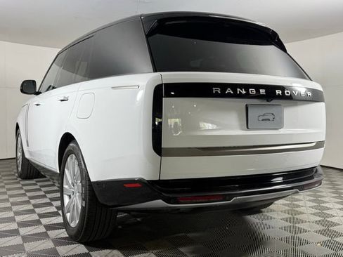 Used 2025 Land Rover Range Rover SE AWD/4WD image 4