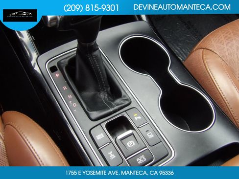 Used 2019 Kia Sorento SX image 23