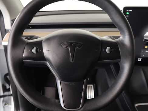 Used 2022 Tesla Model Y Performance AWD/4WD image 3