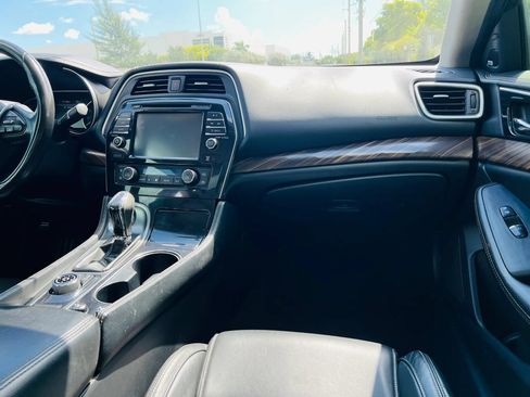 Used 2020 Nissan Maxima 3.5 SV w/ Floor Mat Group FWD image 15