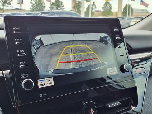 Used 2022 Toyota Camry XSE FWD image 10