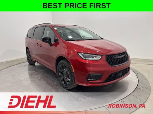 New 2026 Chrysler Pacifica Limited w/ S Appearance Package AWD/4WD image 1