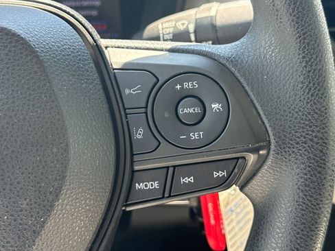 Used 2020 Toyota Corolla LE FWD image 27